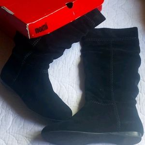 NOMI Boots